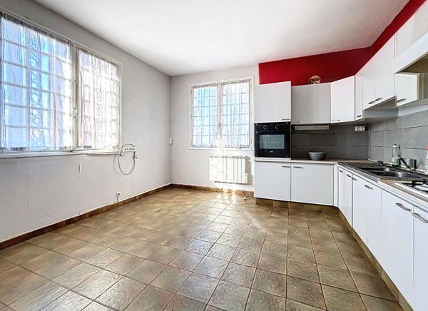 Grande maison traditionnelle 210 m² avec sous sol 85 m² à Bressols proche de Montauban