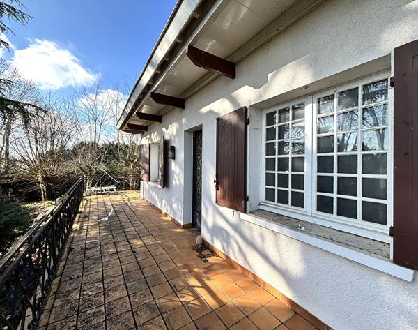 Grande maison traditionnelle 210 m² avec sous sol 85 m² à Bressols proche de Montauban