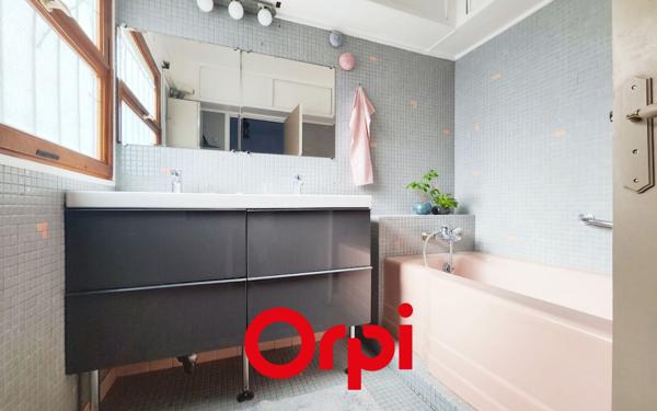 Appartement à vendre    2 pièces • 52 m2 Bandol