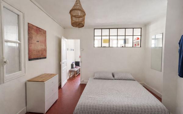 Appartement à vendre    2 pièces • 41 m2 Marseille 1