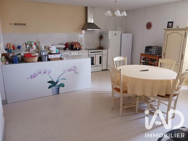 Immeuble à vendre 343 m² Gençay