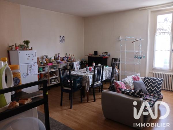 Immeuble à vendre 343 m² Gençay