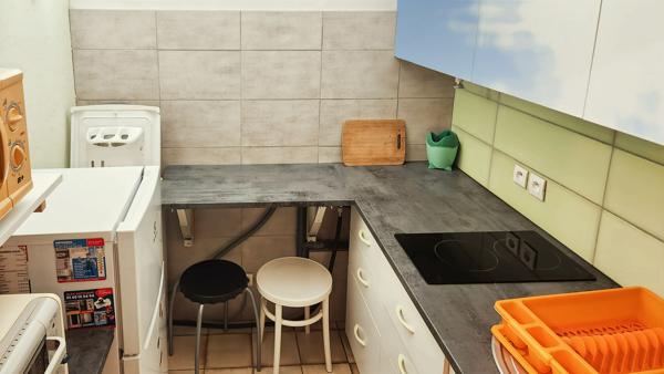 Grand 2 pièces 47 m² en RC rue et cour