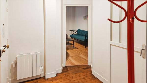 Grand 2 pièces 47 m² en RC rue et cour