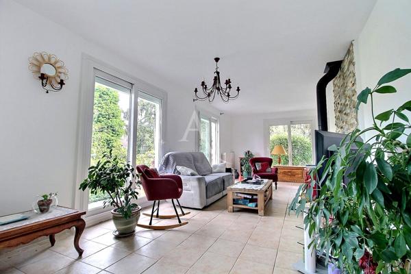 Maison individuelle 5 pièces 113 m² sur un terrain de 800 m² à Maurepas