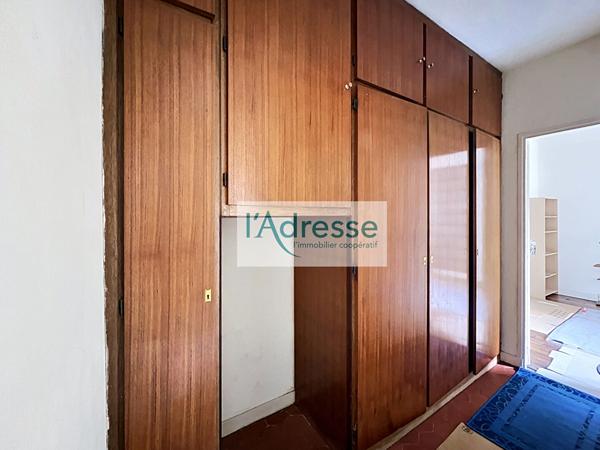 2 PIECES TRAVERSANT AU CALME