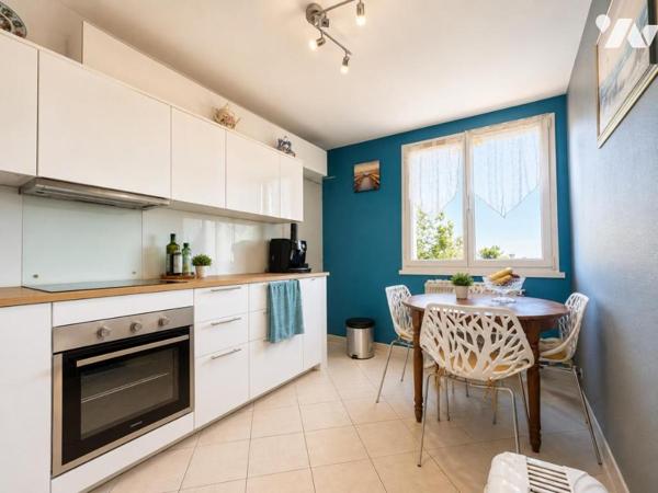 T3 lumineux avec balcon, cave et parking – Vue dégagée
