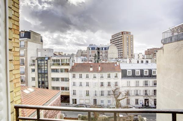 BOULOGNE NORD Appartement en parfait état très calme plein sud