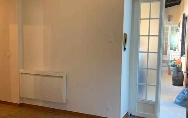 Appartement à louer    2 pièces •  Saint-Julien-les-Rosiers