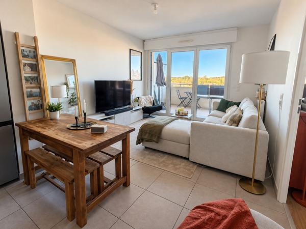 Appartement T2 au dernier étage avec balcon et vue dégagée