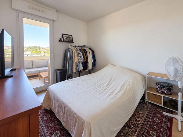 Appartement T2 au dernier étage avec balcon et vue dégagée