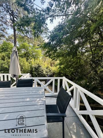 VILLA RONÇOISE DANS SON ÉCRIN VÉGÉTAL & CONFIDENTIEL