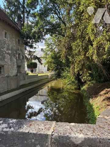  Une opportunité exceptionnelle d'acquérir un lieu chargé d'histoire  dans un écrin de verdure ...