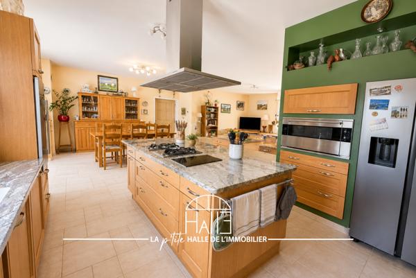 Maison
         10 pièces
        - 267 m² Bien prestige 529 000 € *