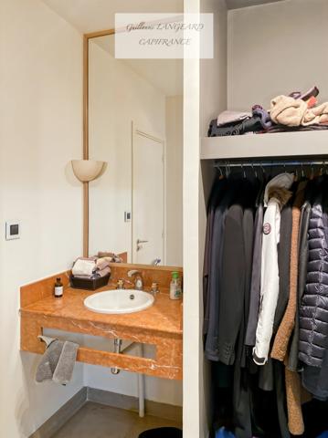 Maison d'exception en centre ville, 364 m2 et 1414 m2 de terrain - OYONNAX (01)