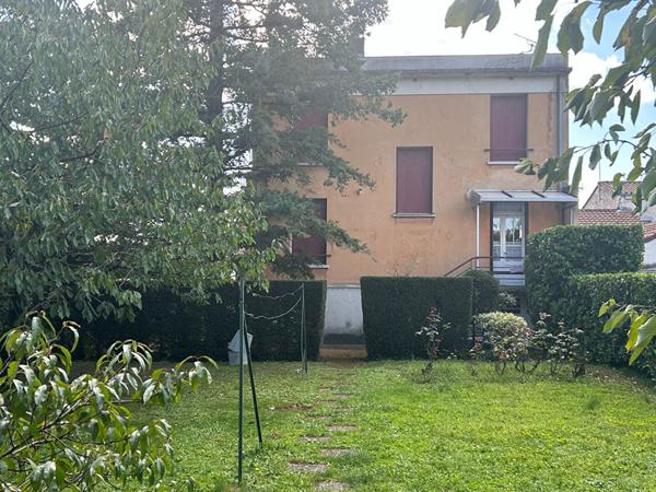 Mitoyenne 1 côté - 5 pièces - 89 m²