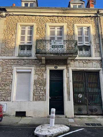 Bel immeuble en pierre- 130 m²- emplacement stratégique Perigueux