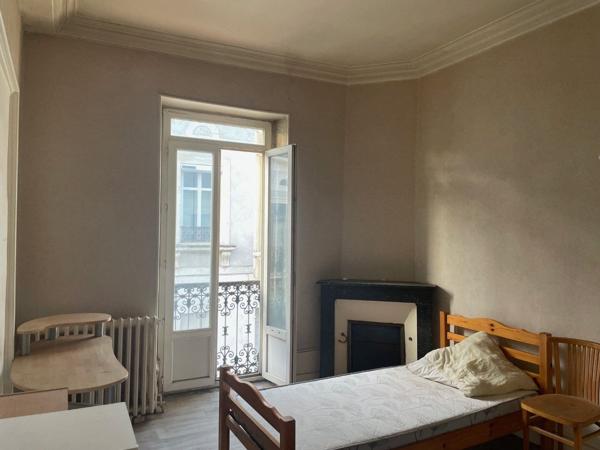 Bel immeuble en pierre- 130 m²- emplacement stratégique Perigueux