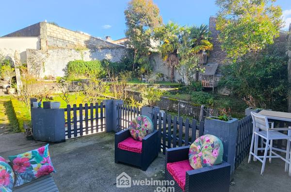 Maison de maître 340 m² à Lourdes 65100