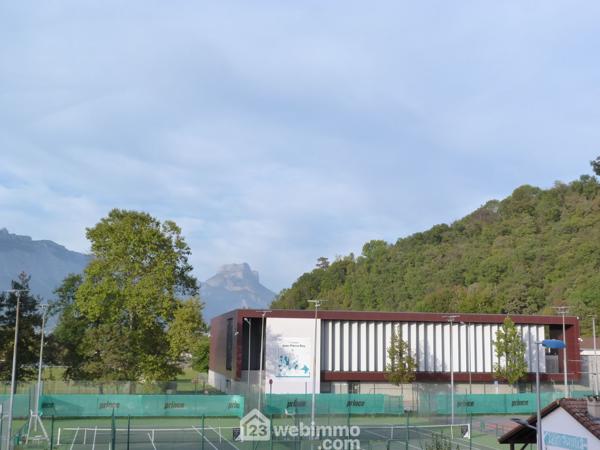 Appartement 75.25 m² à Saint-Martin-d'Hères 38400