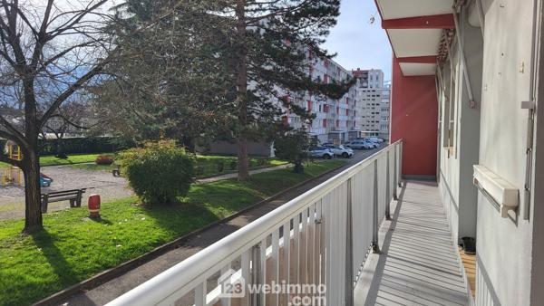 Appartement 75.25 m² à Saint-Martin-d'Hères 38400