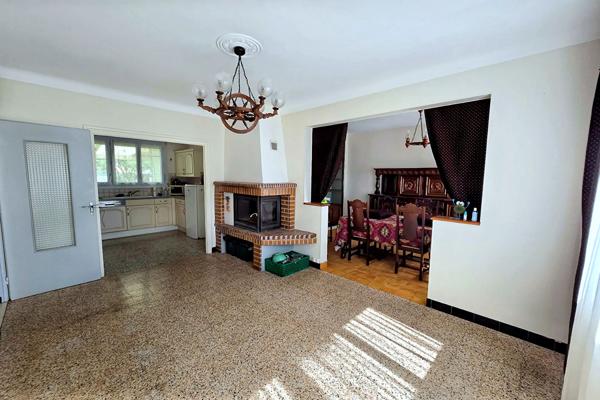 Maison à rafraichir sur le secteur du petit Paris