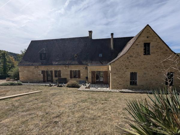 Maison de caractère en Dordogne avec potentiel de gîte près de Sarlat