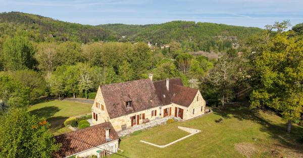 Maison de caractère en Dordogne avec potentiel de gîte près de Sarlat