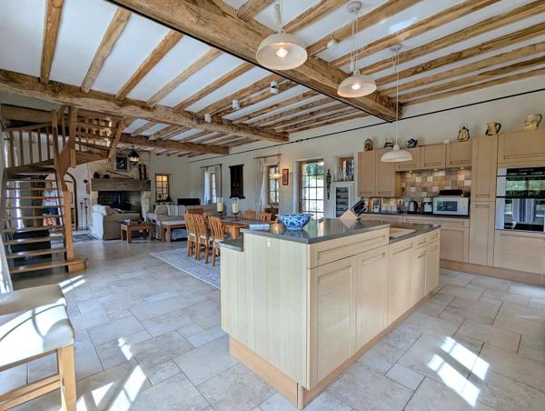 Maison de caractère en Dordogne avec potentiel de gîte près de Sarlat