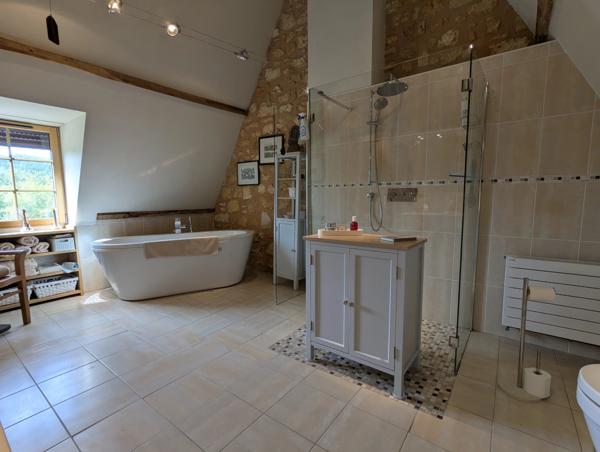 Maison de caractère en Dordogne avec potentiel de gîte près de Sarlat