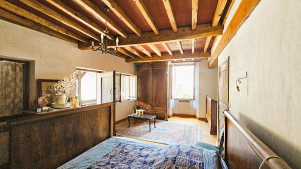 AUTHENTIQUE DEMEURE AVEC GRANGE ET JARDIN Bruniquel