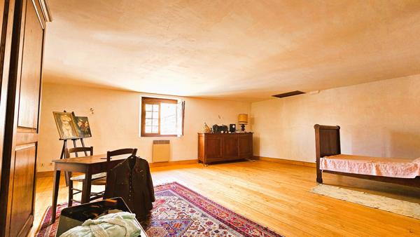 AUTHENTIQUE DEMEURE AVEC GRANGE ET JARDIN Bruniquel