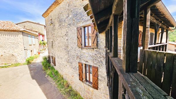 AUTHENTIQUE DEMEURE AVEC GRANGE ET JARDIN Bruniquel