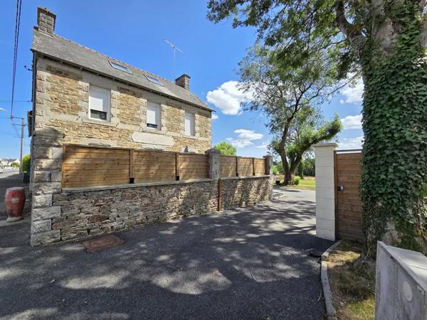 A Vendre - Ensemble Immobilier en pierre - 4 Logements LOUDE