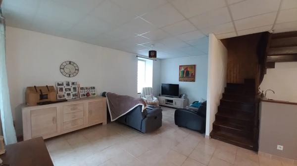 A Vendre - Ensemble Immobilier en pierre - 4 Logements LOUDE