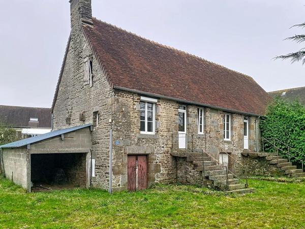 Maison en pierre 70 m², grenier aménageable, terrain 1618 m², St Georges des Groseillers