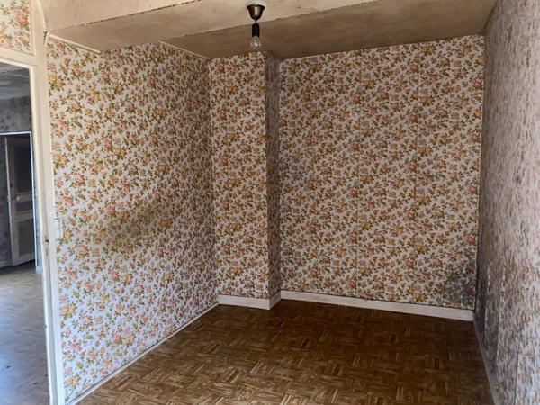 Maison en pierre 70 m², grenier aménageable, terrain 1618 m², St Georges des Groseillers