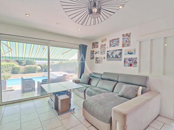 VILLA LUMINEUSE DE PLAIN PIED PISCINE SAINTE TULLE 4 CHAMBRES DE 121.73 m2 AU CALME ABSOLU