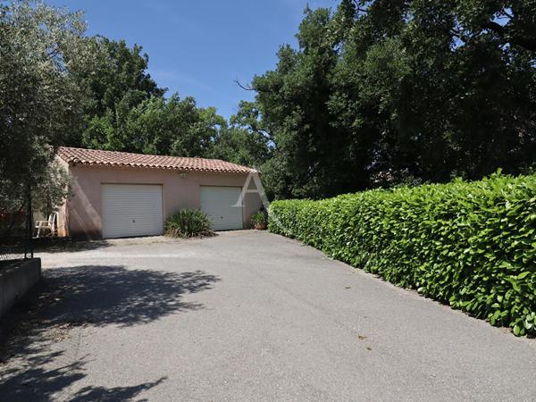 VILLA LUMINEUSE DE PLAIN PIED PISCINE SAINTE TULLE 4 CHAMBRES DE 121.73 m2 AU CALME ABSOLU