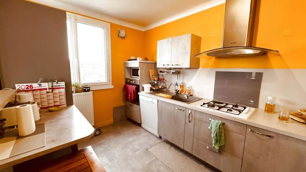 Avallon (89200) T4 80 m2 lumineux - 3 chambres + 2 balcons + cave - Avallon - 700 € CC