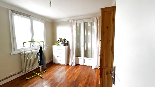 Avallon (89200) T4 80 m2 lumineux - 3 chambres + 2 balcons + cave - Avallon - 700 € CC