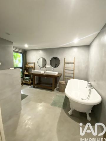 Maison à vendre 6 pièces 240 m² Saint-Pierre