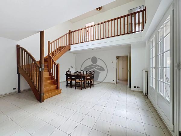 Vente                                                      Maison
                        
                     4 pièces                      94 m2                     à Saint-Quentin