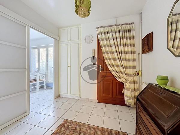 Vente                                                      Maison
                        
                     4 pièces                      94 m2                     à Saint-Quentin