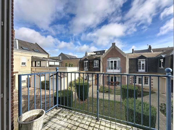 Vente                                                      Maison
                        
                     4 pièces                      94 m2                     à Saint-Quentin