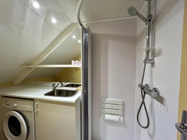Beautiful 2-Bed Home with Garage, Garden & Parking