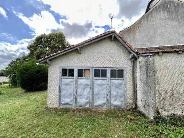 Beautiful 2-Bed Home with Garage, Garden & Parking
