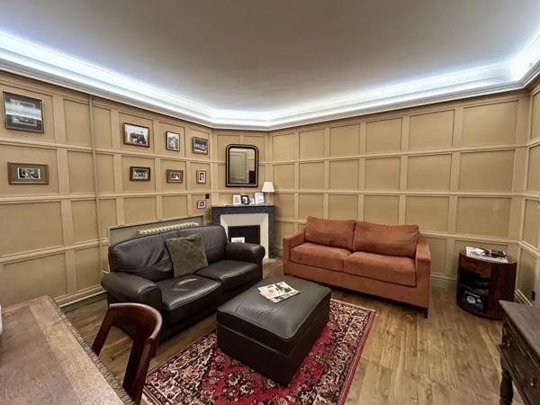 Beautiful 2-Bed Home with Garage, Garden & Parking