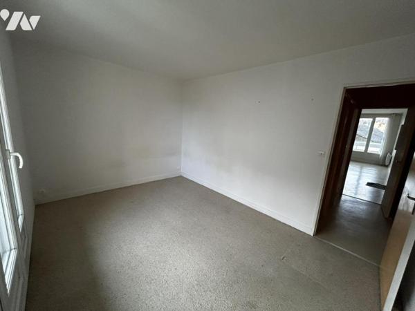 Proche place Dunois, appart F2 avec deux balcons et une place de parking