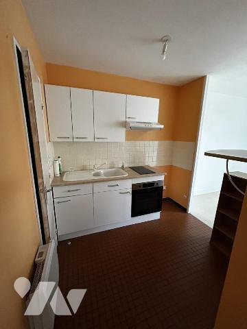 Proche place Dunois, appart F2 avec deux balcons et une place de parking